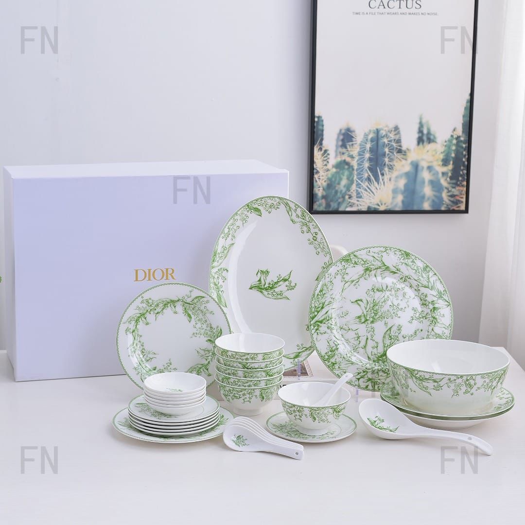 Forest green Lion- Christian Dior, Dinner set of 32 pieces